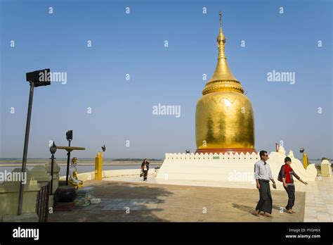 Bupaya Pagoda on the banks of the Ayeyarwady River Stock Photo - Alamy