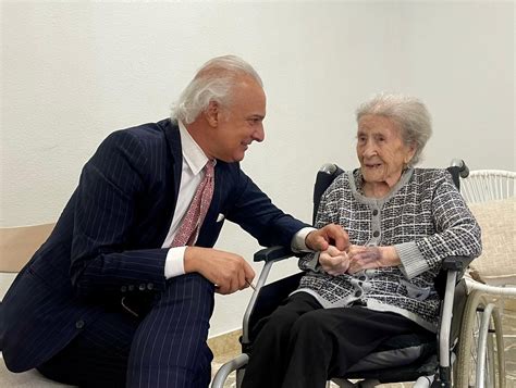 Crescencia A Sus 109 Años Se Une A La Prestigiosa ‘guía Para Vivir Sanos 120 Años Del Dr