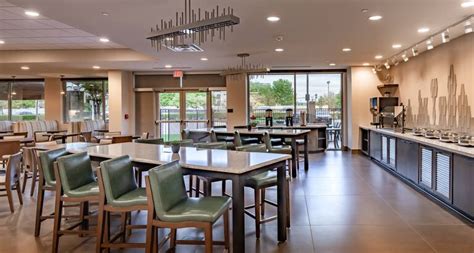 DoubleTree Farmers Branch Hotel, Near Carrollton & DFW Airport