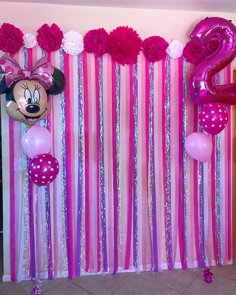 Diy Minnie Mouse Themed Photo Streamer Wall Minnie Mouse Birthday