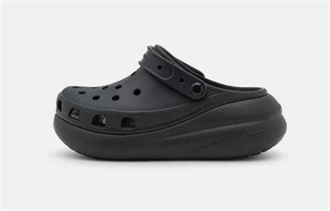 Which of these crocs are more comfy? : r/crocs