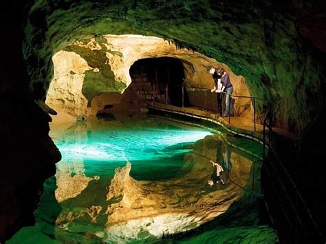 Jenolan Caves Blue Mountains Mudgee Hunter Valley Nelson Bay Wine