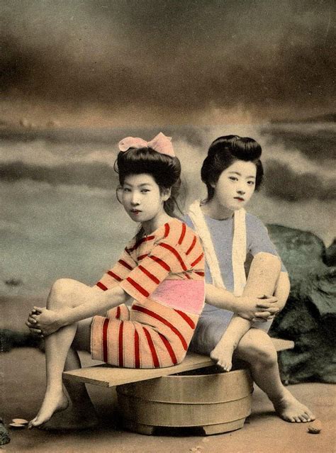 37 Rare Color Photos Of Young Japanese Girls Posing In Bathing Suits From The Early 20th Century