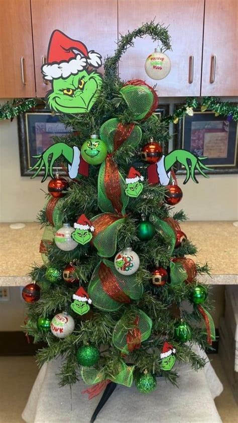 35 Fun Diy Grinch Centerpiece Ideas For A Whimsical Christmas Artofit