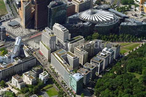 Luftaufnahme Berlin Hochhaus Gebäude der Hotelanlage Beisheim