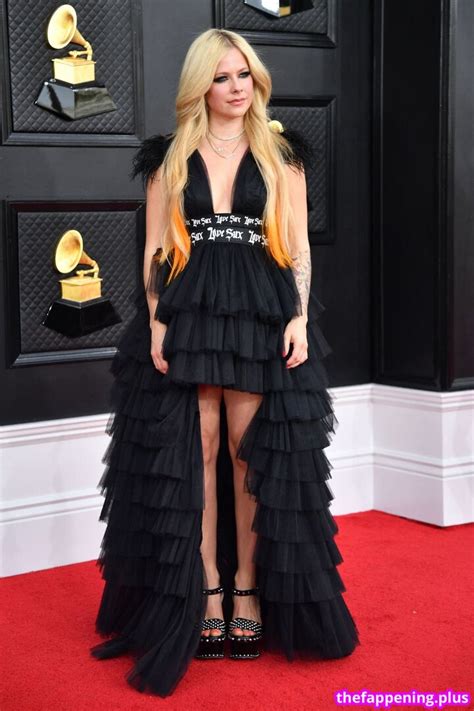 Avril Lavigne AvrilLavigne Nude OnlyFans Photo 1341 The Fappening Plus