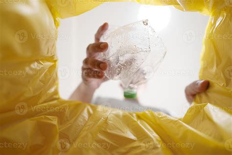 Imagen Desde Dentro Amarillo Reciclaje Bolso De Hombre Lanzamiento