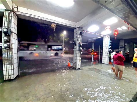 豪雨強灌 高市土石流警戒68條 生活 自由時報電子報