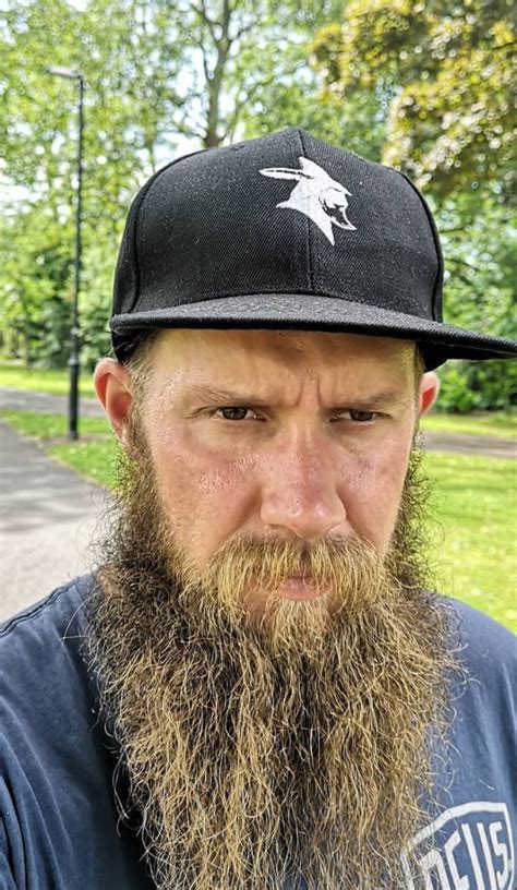 Beard In Baseball Cap Beard Styles Baseball Cap Beard