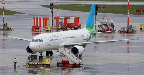 Vueling Airlines Ec Myb Msn Airbus A Flickr