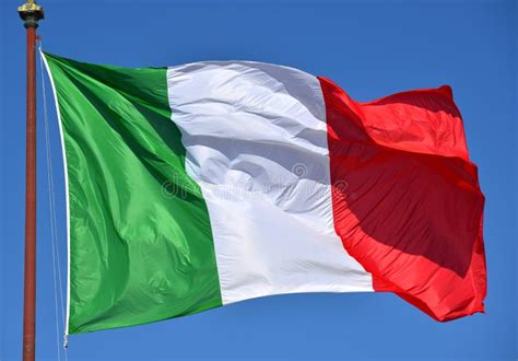 Tricolore Italienische Staatsflagge Stockfoto Bild Von Patriotisch