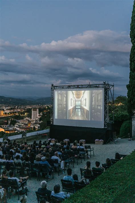 Cinema Con Vista Su Firenze Torna Larena Estiva Sulla Terrazza