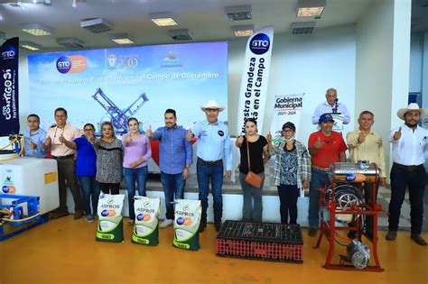 Sdayr Entrega Apoyos A Agricultores De Cuer Maro Guanajuato L Der