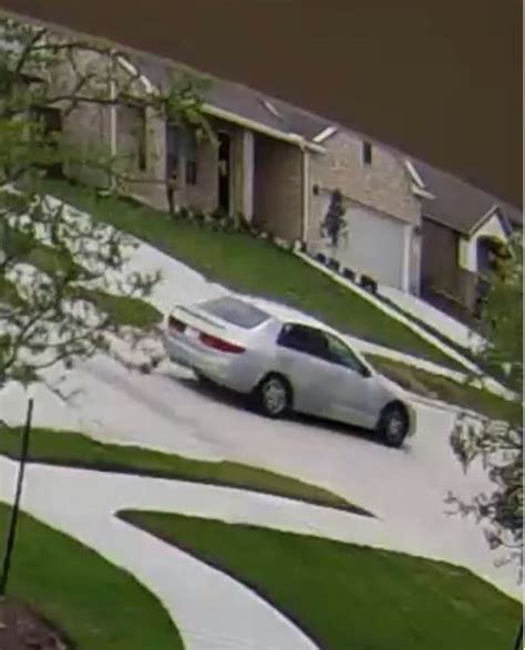 Pics Carjacking Suspect On The Loose After Stealing A Womans Car At