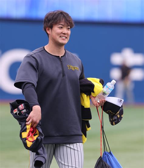 スポニチtigersフォト On Twitter きょう先発の ＃斎藤友貴哉 選手。試合前の練習を終えてにこやかな表情です。 42yagybmqe Twitter