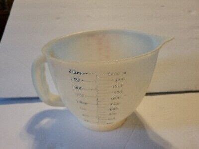 Vintage 1977 TUPPERWARE Mix N Store 8 Cup 2 Qt Measuring Bowl Pitcher