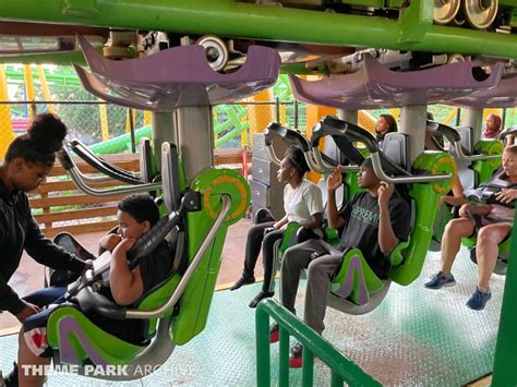 The Riddler Revenge At Six Flags New England Theme Park Archive