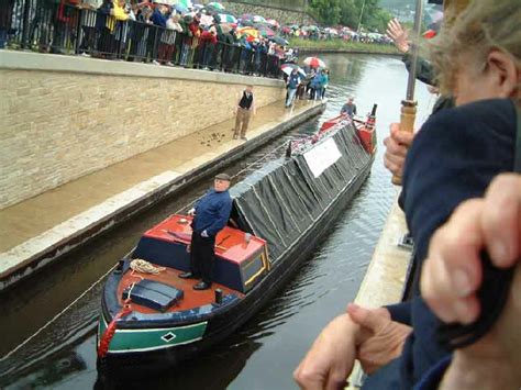 Restoration Rochdale Canal in Littleborough