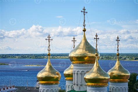 cúpulas da igreja ortodoxa cruzes douradas da igreja russa lugar