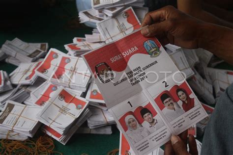 PELIPATAN SURAT SUARA PILGUB JATIM ANTARA Foto