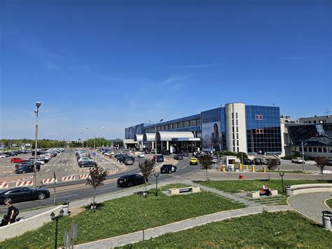 Bus or Train To/From Henri Coanda Airport & Central Bucharest