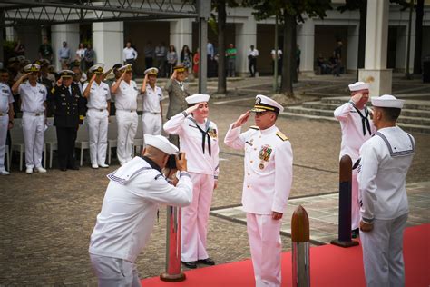 Ishee Assumes Command Of U S Sixth Fleet And Naval Striking And