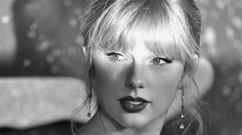 Taylor Swift Photoshoot Black And White