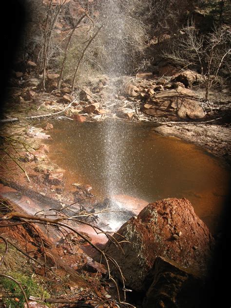 File:Lower Emerald Pools Trail, Zion National Park (5521093147).jpg - Wikimedia Commons