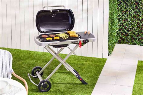 Natural Gas Grills On A Small Stand