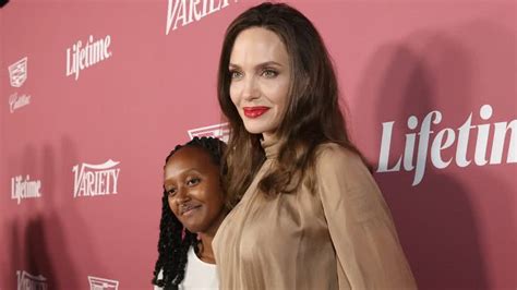 Angelina Jolie Comemora A Entrada Da Filha Na Faculdade Uma Honra