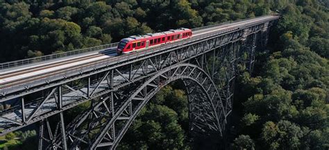 Der Br Ckensteig Atemberaubendes Panorama Von Der M Ngstener Br Cke