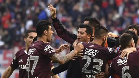 Lanús golea a San Lorenzo y se corona campeón de Argentina por segunda