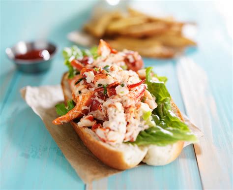 The 4 Best Lobster Rolls Near Davie Boam