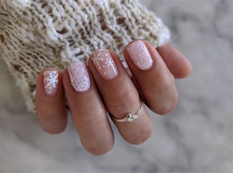 Pin By Laney Richards On Beauty In 2020 Snowflake Nails Nails Snow