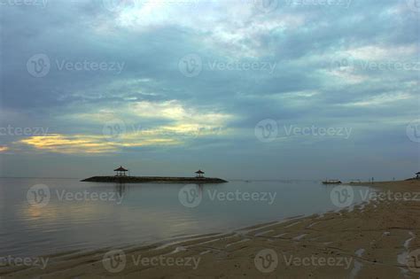 Beautiful aerial scenery of Sanur Beach 16748885 Stock Photo at Vecteezy