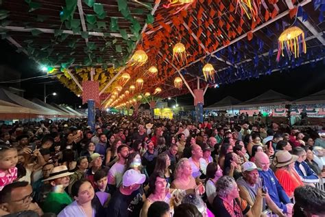 Em Cabaceiras Arraial Lotado Primeira Noite Da Festa Do Bode Rei