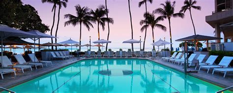 Waikiki Hotel with Pool | Moana Surfrider, A Westin Resort & Spa ...