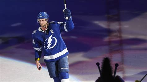 Lightning Lose Captain Steven Stamkos To Nashville Predators Axios