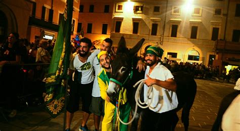 Foligno Giostra Della Quintana Ii Rione La Mora Vince Il Palio Di San