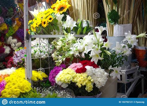 Flower Stall In A Market Stock Image Image Of Bright 152792121