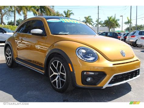 Sandstorm Yellow Metallic 2017 Volkswagen Beetle 18t Dune Coupe Exterior Photo 137410896