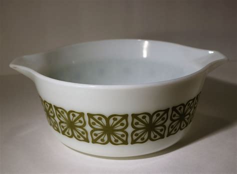 1950s Pyrex Green Verde Square Flower 2 12 Qt Casserole