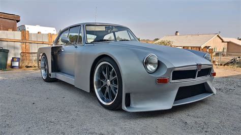 Rolling Classics Mg Mgb Gt Restomod Mg Mgb Custom Classic Cars Hot