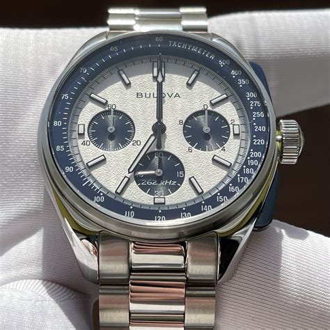 Bulova Lunar Pilot Snoopy Chronograph 43 mm 2023 34 500 грн