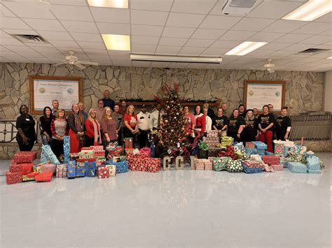 Does Walmart hire felons and how it impacts local re-entry programs positively 12