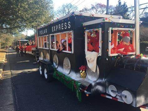 Polar express float | Christmas parade, Christmas parade floats, Parade ...