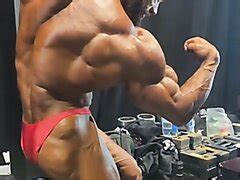 Super Strong Amazing Bodybuilder Nude Squats ThisVid