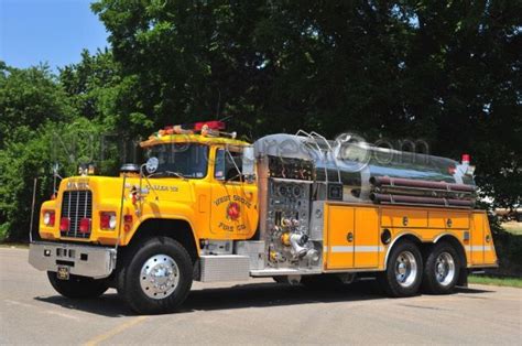 1990 MACK R Series Tanker Fire Truck Old Mack Trucks Big Trucks Fire