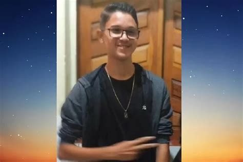 Jovem morre após levar bolada na cabeça durante jogo de futebol no