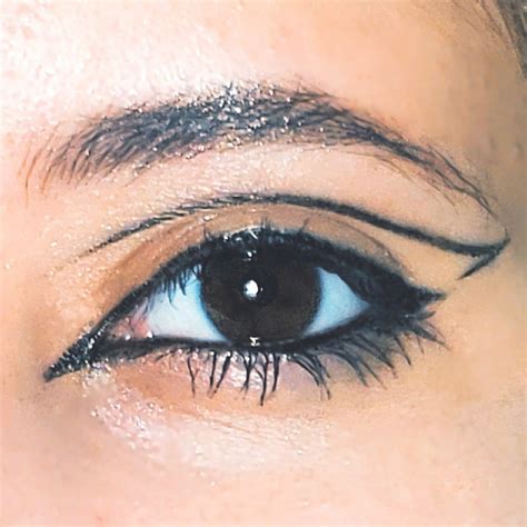 Eyeliner look | Eyeliner looks, Eyeliner, Makeup